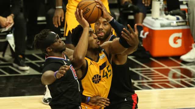 Clippers vencem Jazz com autoridade e empatam semifinais do Oeste em 2 a 2
