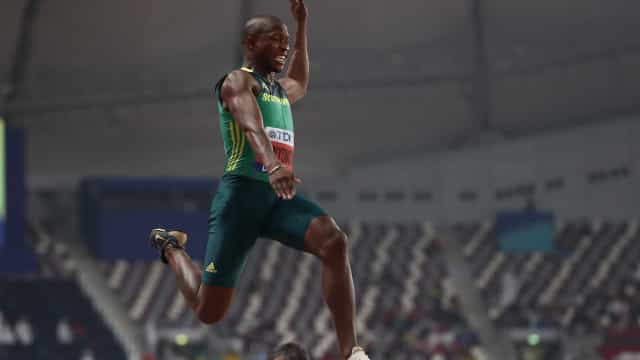 Prata no Rio-2016, saltador sul-africano Luvo Manyonga é suspenso por 4 anos