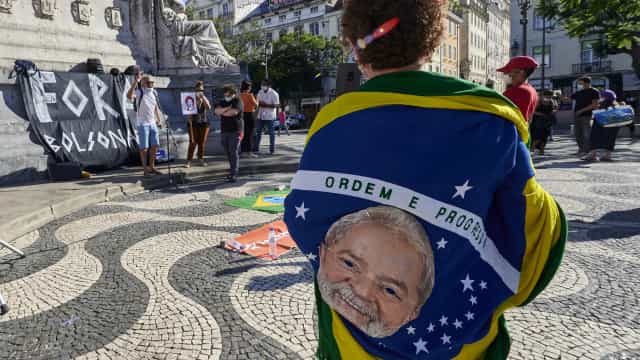 Brasileiros protestam em Lisboa contra o presidente Bolsonaro