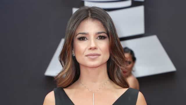 Paula Fernandes rebate fama de antipática: ‘Nunca me achei melhor que ninguém’