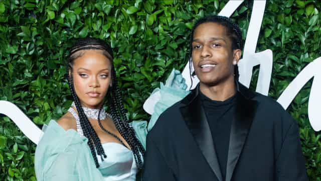 Rihanna e A$AP Rocky barrados à porta de casa noturna
