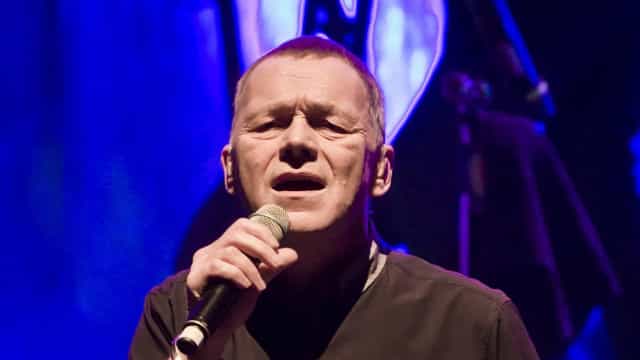 Vocalista do UB40 abandona a banda "devido a graves problemas de saúde"