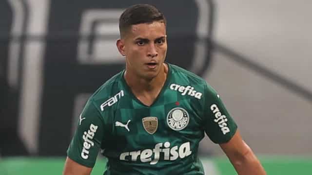 Renan destoa de outras revelações do Palmeiras e ganha a confiança de Abel