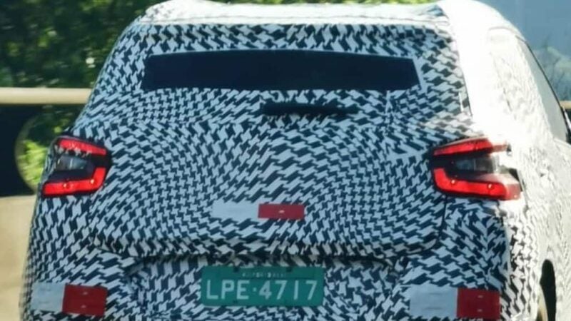 Novo Citroën C3 mostra as lanternas em flagrante recente