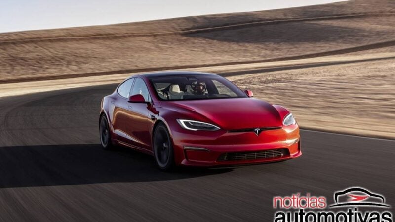 Tesla Model S Plaid 2022 voa até 96 km/h em menos de 2 segundos