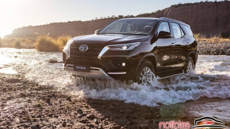 Toyota também aumenta preços de Hilux e SW4 em junho