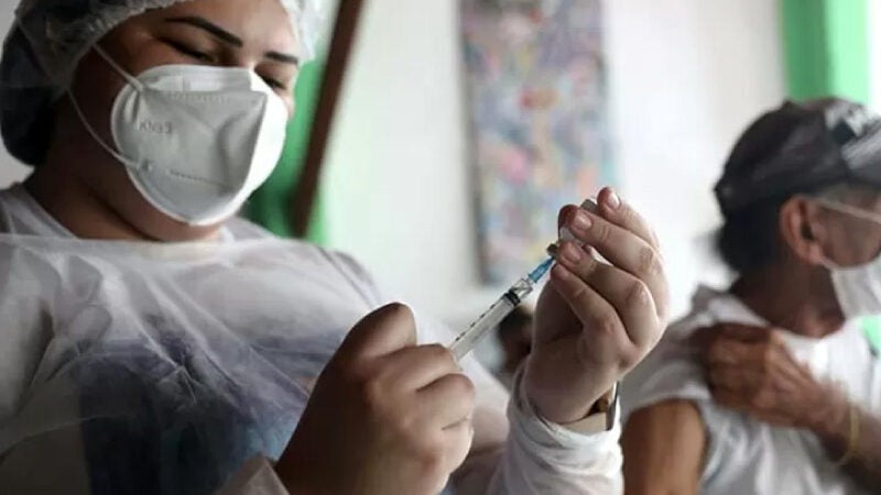 Fortaleza inicia vacinação geral da população neste domingo