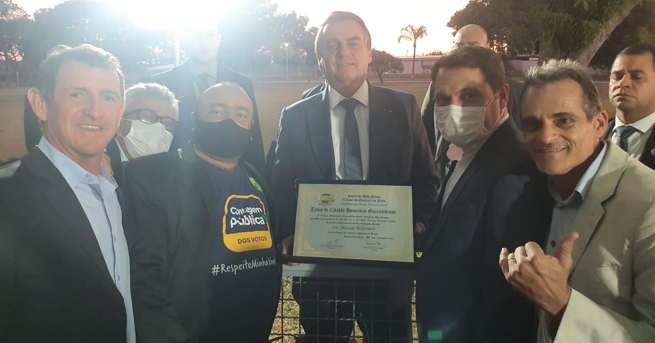Presidente Bolsonaro foi condecorado  com o titulo de cidadão Guarantaense