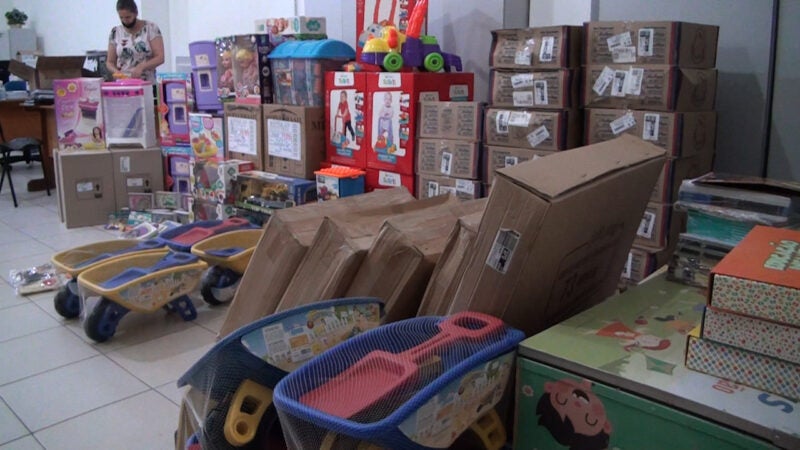 Secretaria Municipal de Educação de Guarantã do Norte realiza a entrega de brinquedos novos as Escolas Municipais e Cmei’s
