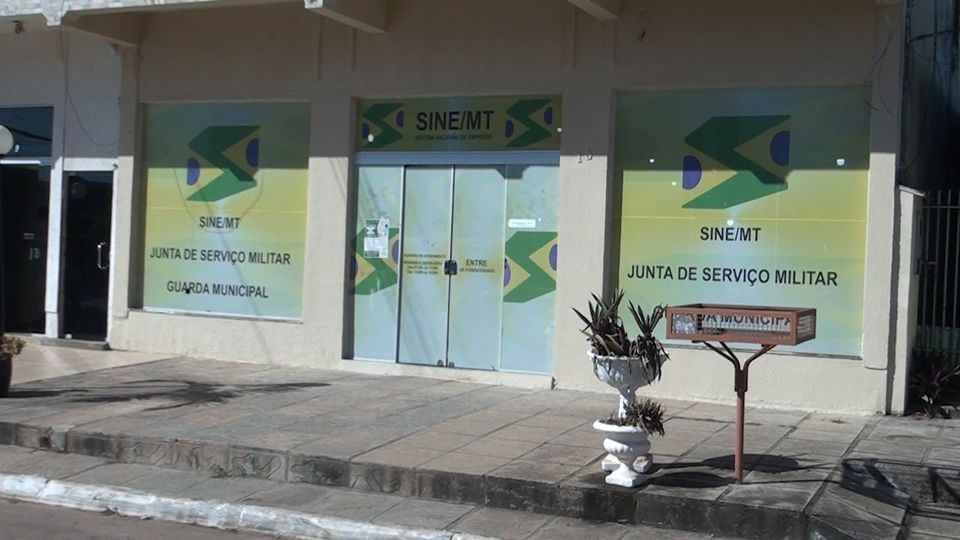 29 vagas de emprego para indústria de laminados e compensados estão disponíveis no SINE de Guarantã do Norte