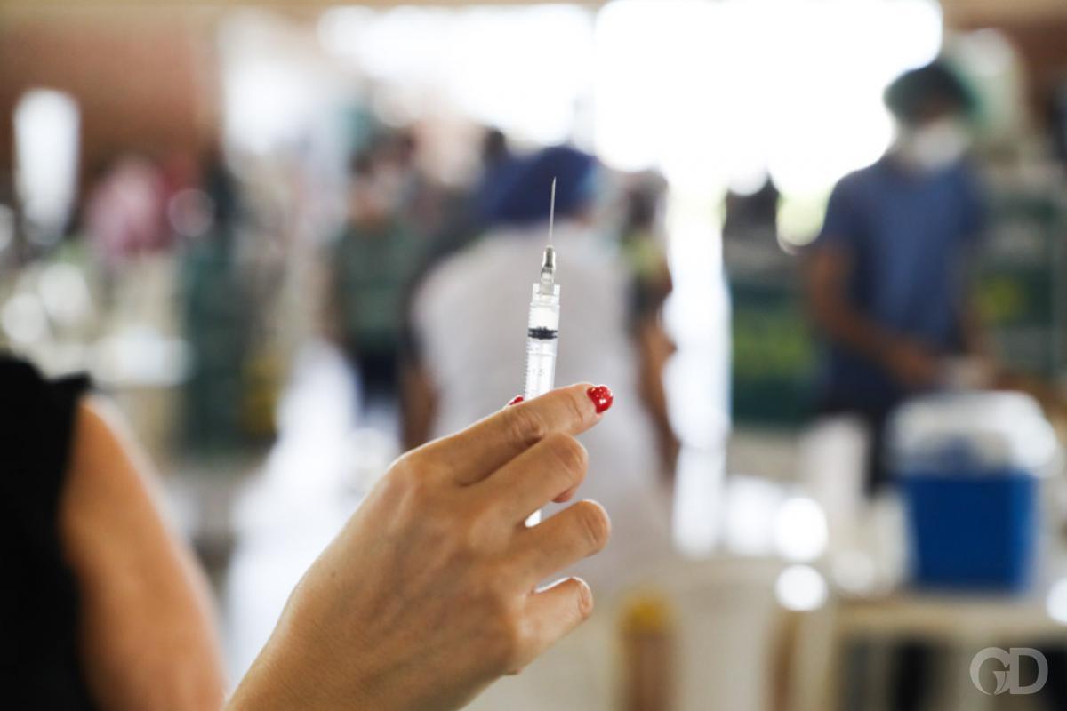 3 moradores de Lucas do Rio Verde tomaram 1ª dose em várias cidades