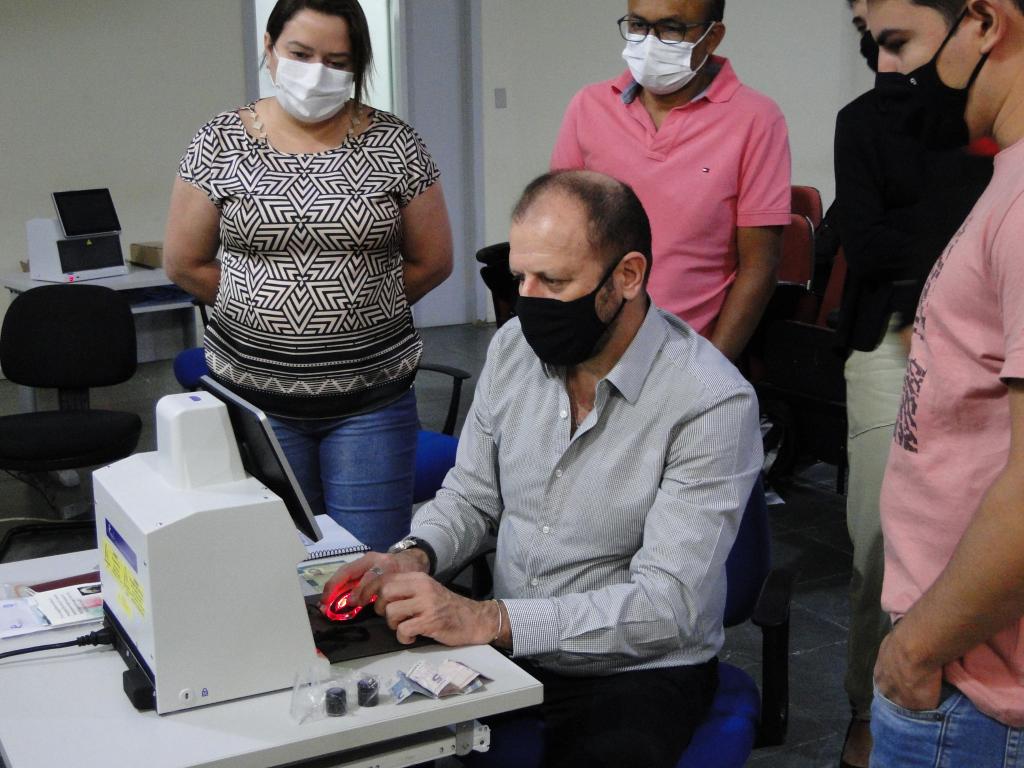 Politec recebe cinco comparadores de vídeo para perícias avançadas em documentos