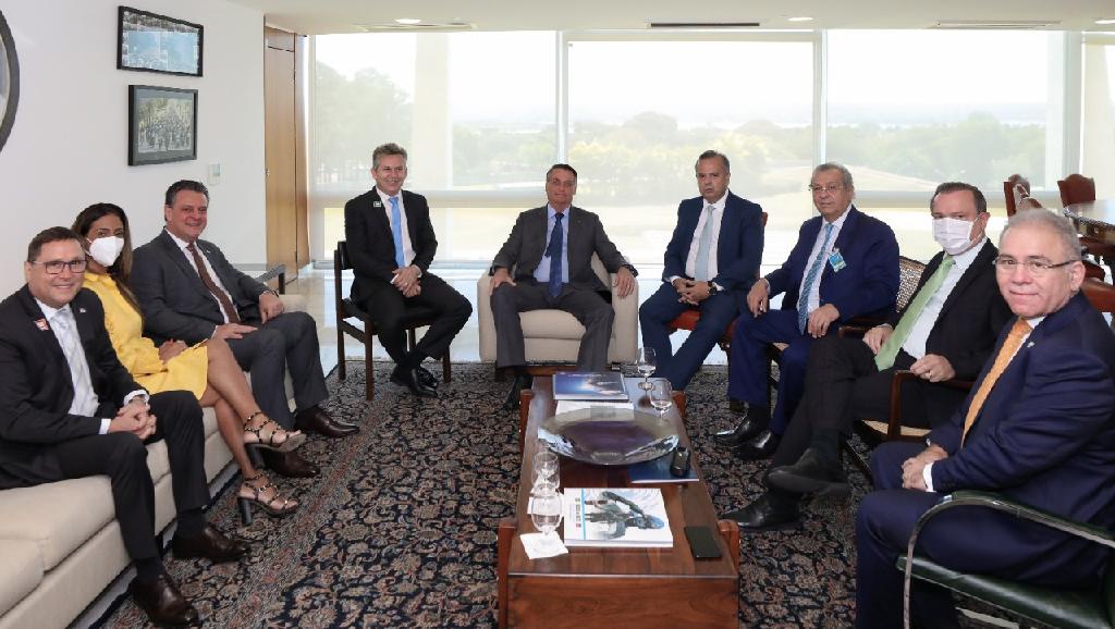 Governador articula com presidente melhorias em estradas, construção de 20 mil casas populares e projetos de Turismo