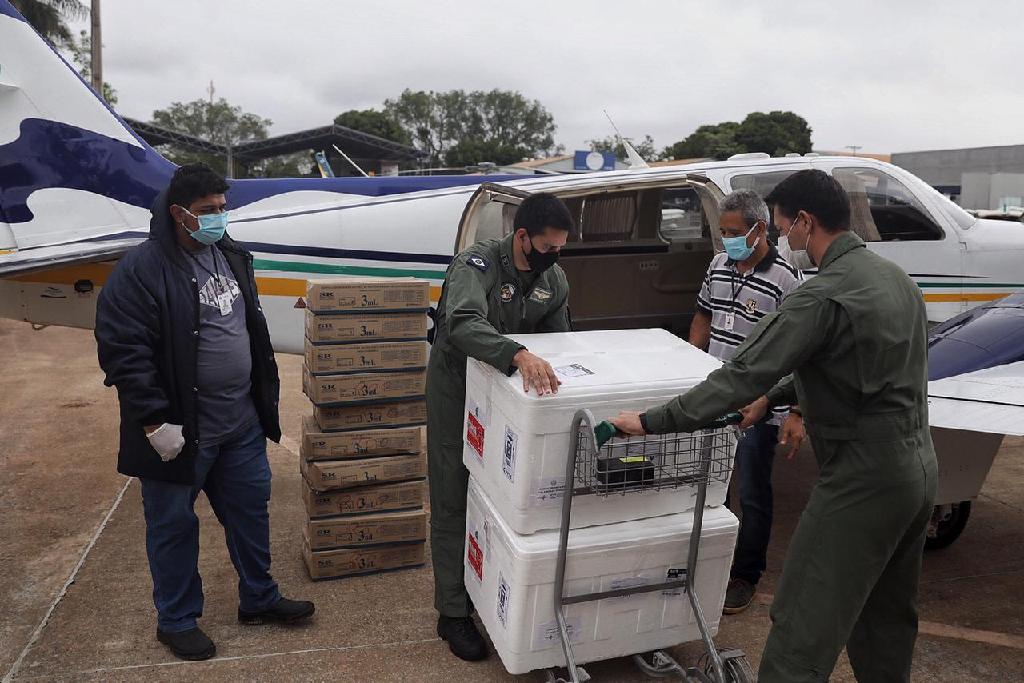 Confira quantas doses de vacina cada município deve receber para combate à Covid-19