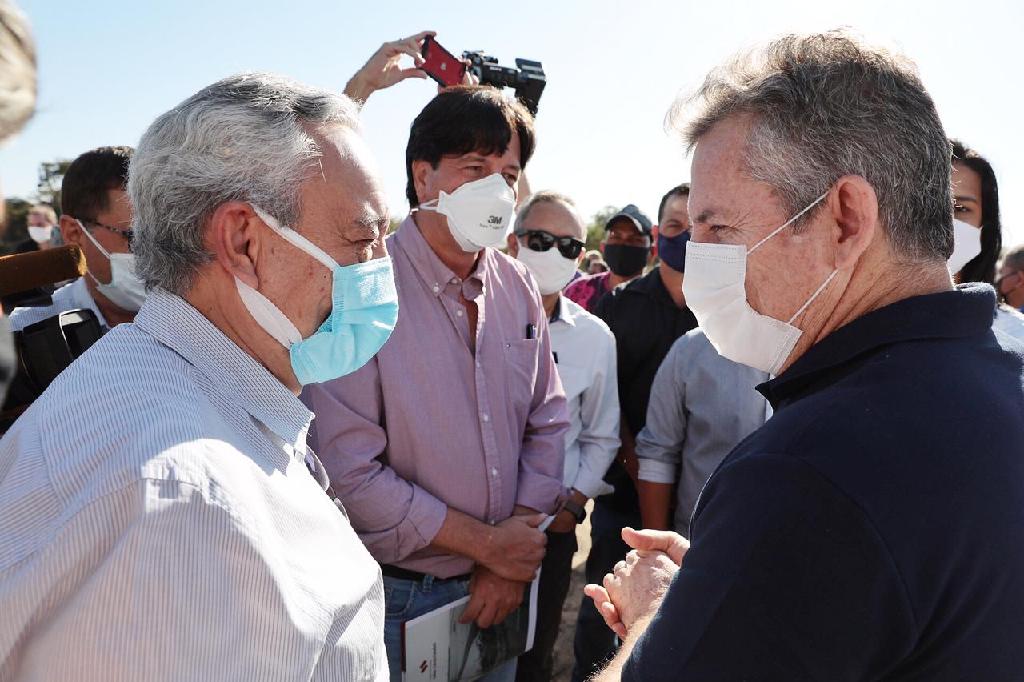 “Até dezembro vamos asfaltar 100% da estrada entre Alto Araguaia e Barra do Garças”, prevê governador