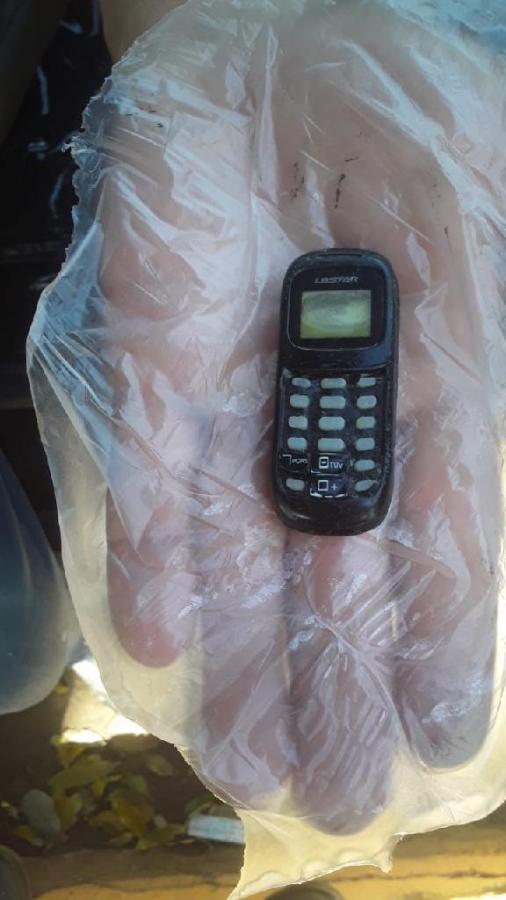 40 dias após engolir celular, preso faz cirurgia para retirar aparelho