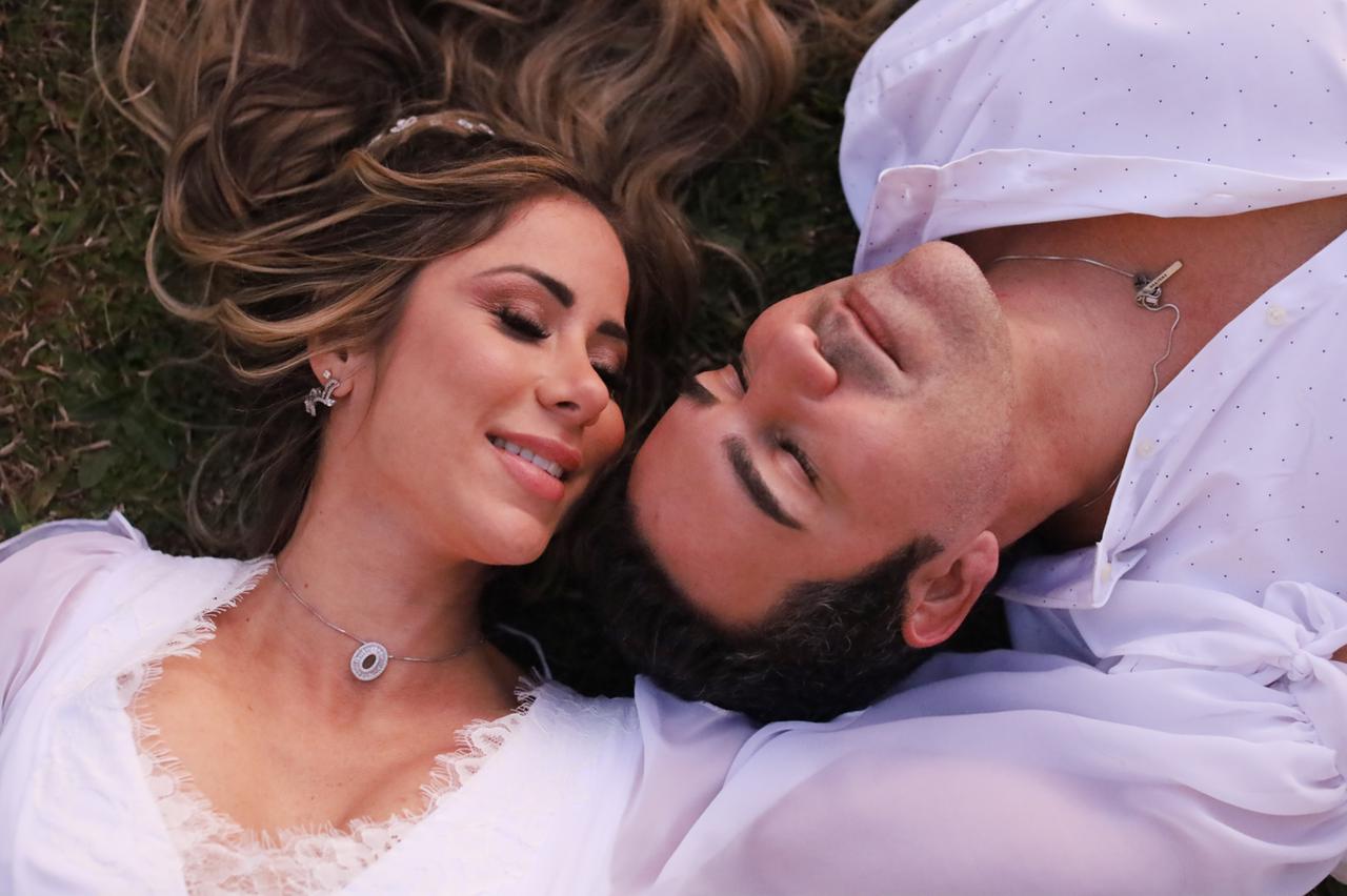 A cantora, apresentadora e empresária, Luana Monalisa e o cirurgião plástico, João Almeida, estão celebrando o amor em dias muito especiais