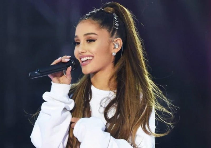 Ariana Grande doa $1 milhão a projeto que oferece terapia à população