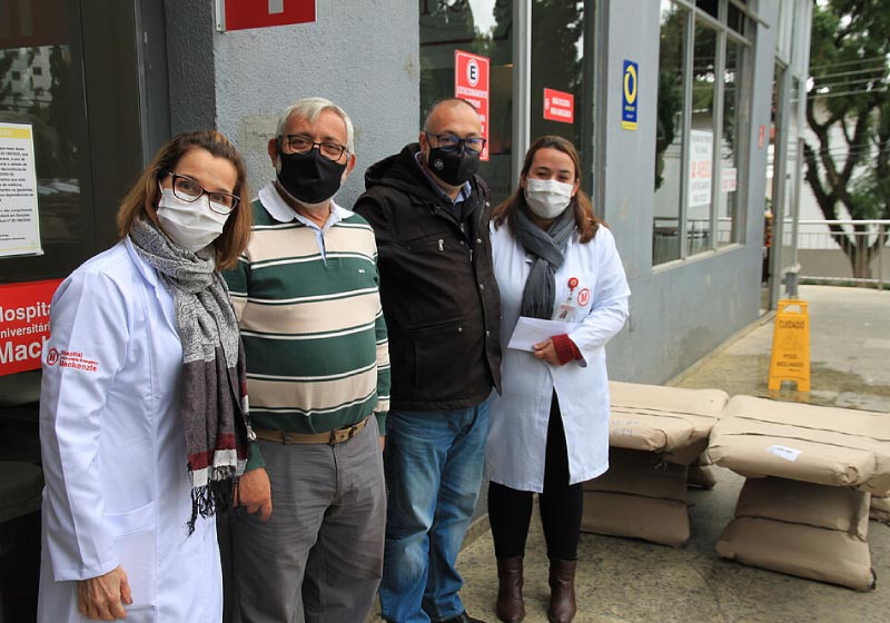 Gratidão! Paciente curado da covid faz doação ao hospital que o atendeu