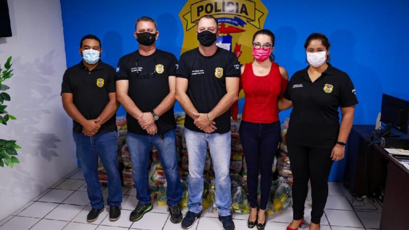 Primeira-dama entrega 800 cestas básicas que serão distribuídas pela Polícia Civil no interior do estado