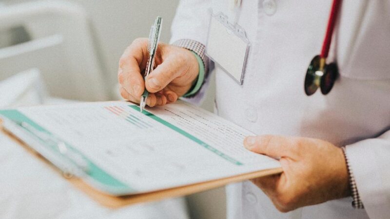 Homens devem abandonar medos e realizar exames preventivos, alertam médicos do MT Saúde