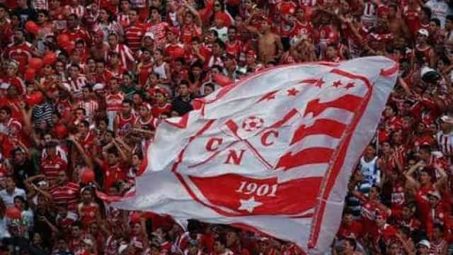 Líder e invicto, Náutico tenta evitar aproximação do Goiás na Série B