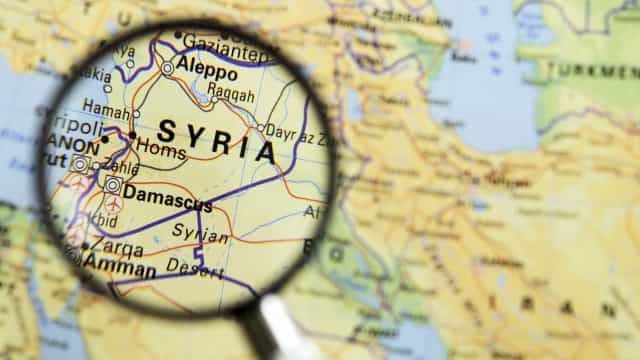 Refugiado que vender comida em SP é hospitalizado com Covid na Síria