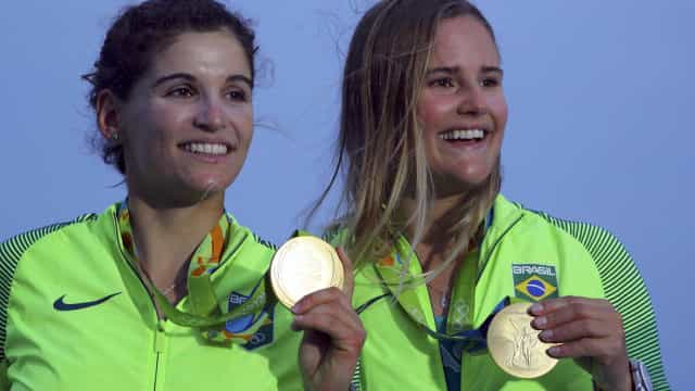 Martine e Kahena assumem segunda posição da classe 49erFX nos Jogos Olímpicos