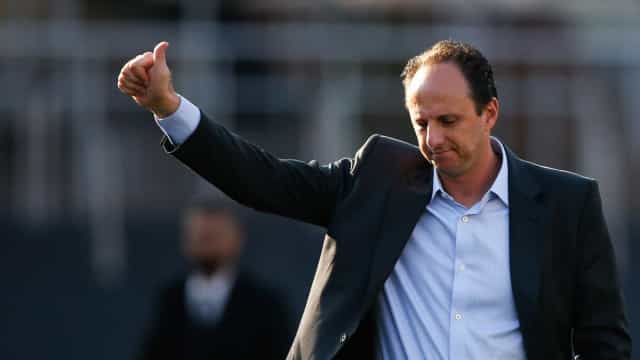 Pressionada, diretoria do Flamengo anuncia demissão do técnico Rogério Ceni