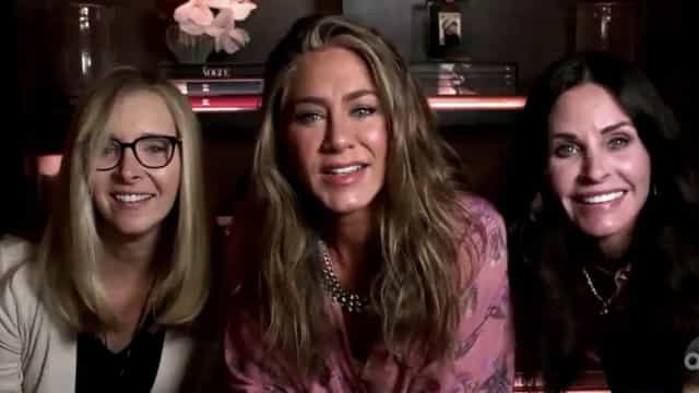 Lisa Kudrow recebe mensagens carinhosas das amigas de ‘Friends’