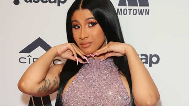 Cardi B responde em português MC Dricka sobre ser paga para ouvir funk