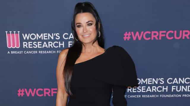 Atriz Kyle Richards hospitalizada após ser atacada por enxame de abelhas