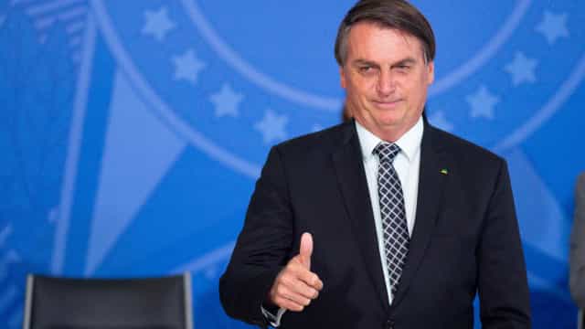 Bolsonaro sugere reajuste do fundão pela inflação e reafirma veto