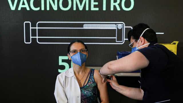 Novo ciclo de vacinação começará em SP em janeiro de 2022, diz Secretário