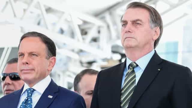 Bolsonaro diz ter mandado investigar preço da Coronavac feita pelo Butantan