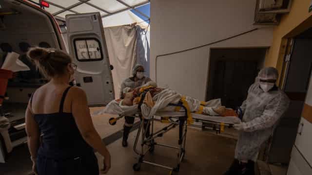 Brasil registra 1.354 novas mortes por covid em 24H; média móvel segue em queda