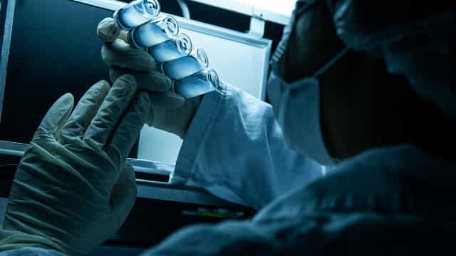 Nove capitais suspendem primeira dose da vacina por falta de imunizantes