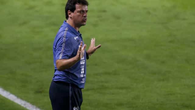 Diniz prevê dar novas chances a jovens do Santos e defende laterais