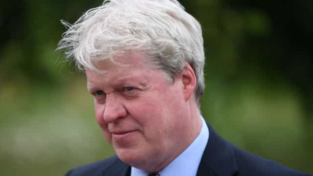 Irmão da princesa Diana quebra silêncio após encontro com William e Harry