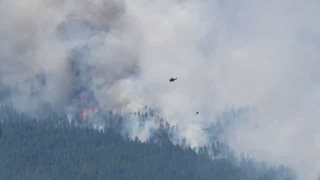 Após onda de calor, incêndio ‘engole’ vila histórica do Canadá
