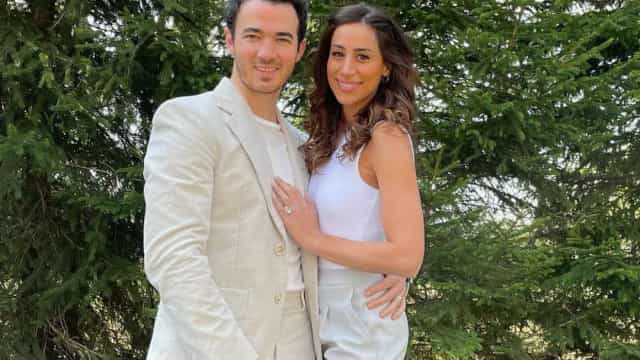 Kevin Jonas recorda o momento em que pediu a mulher em casamento