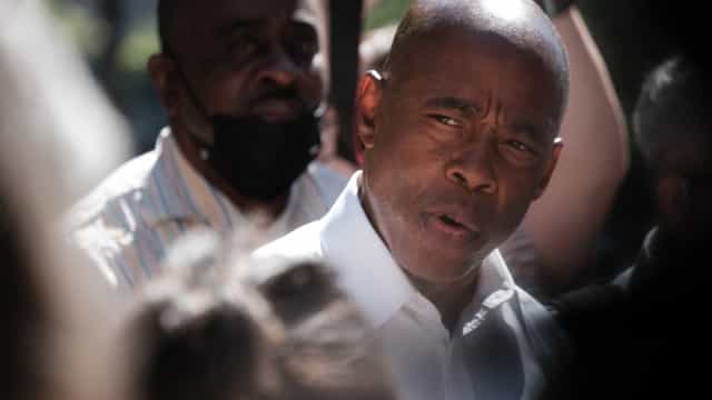 Eric Adams vence primárias democratas para Prefeitura de Nova York, indica projeção