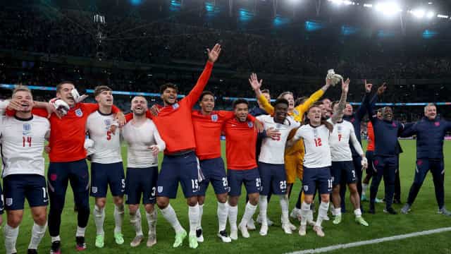 Inglaterra vence Dinamarca e faz final da Eurocopa com Itália