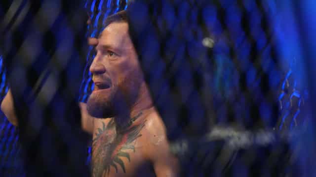 McGregor fratura tornozelo e Poirier fecha trilogia do UFC com nocaute técnico