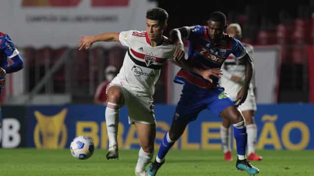 Em jogo com atendimento médico grave, Fortaleza vence São Paulo e vira vice-líder