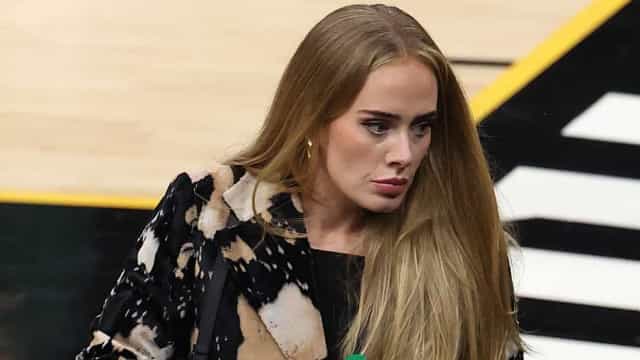 Após perder mais de 40 quilos, Adele brilha em nova aparição pública