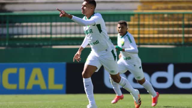 Chapecoense sofre virada no fim e perde para Cuiabá no Brasileiro