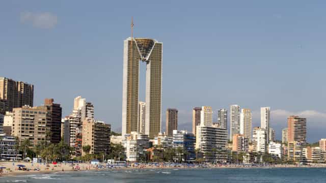 Tem 47 andares e 256 apartamentos: Eis o maior arranha-céus da UE