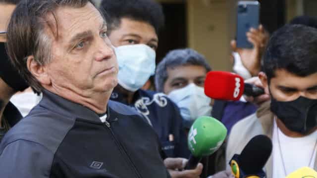 Bolsonaro erra conta, soma -4 mais 5 e diz que PIB vai crescer 9%