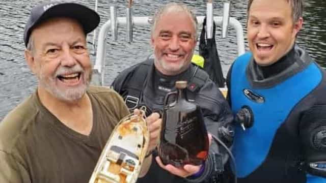 Whisky que afundou em lago de Ontário é descoberto quase 60 anos depois
